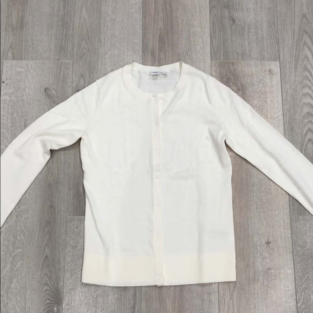 ✨ Size S Gap White Cardigan